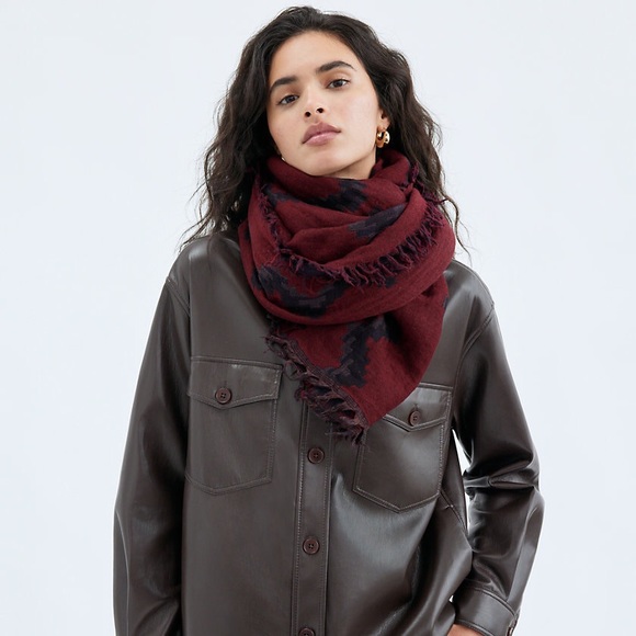 Aritzia Wilfred Mosaic Triangle Scarf - Picture 1 of 8